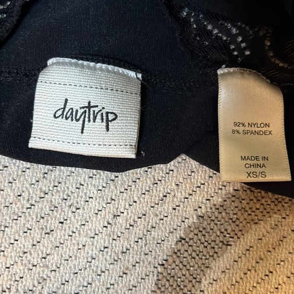 BUNDLE (3 pieces) bras/ bralettes, size small - Picture 4 of 11